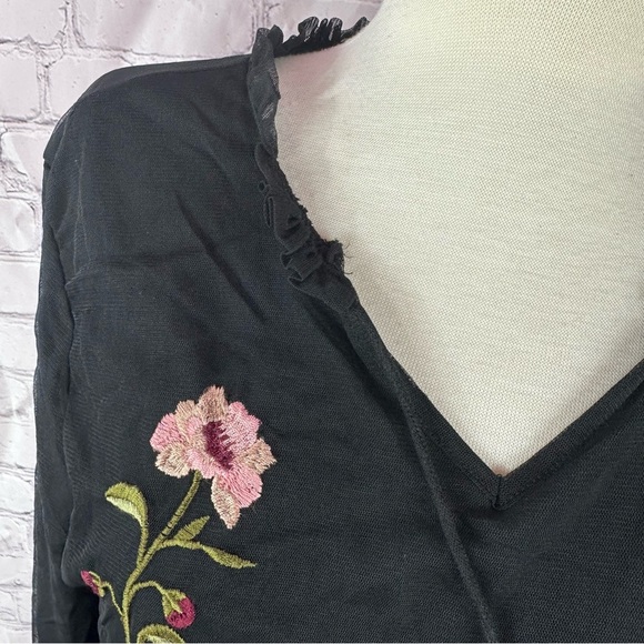 Chico's Black Blouse sheer layer Floral Embroidery tunic sz 1 (M 8) boho - Picture 6 of 12